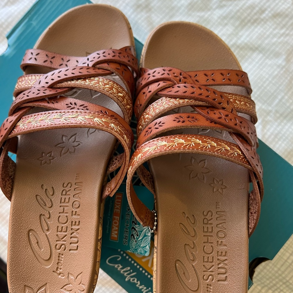 Skechers Cali Women's Tan and Gold Sandals